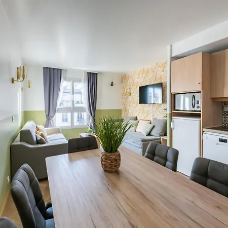 アパート Jungle Duplex With Pool 5 Min Disneyland *