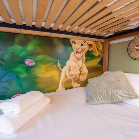 アパート Jungle Duplex With Pool 5 Min Disneyland